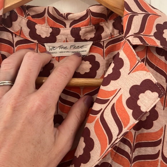 POOLSIDE BOYFRIEND//We The Free Poolside Boyfriend Shirt - Picture 2 of 2